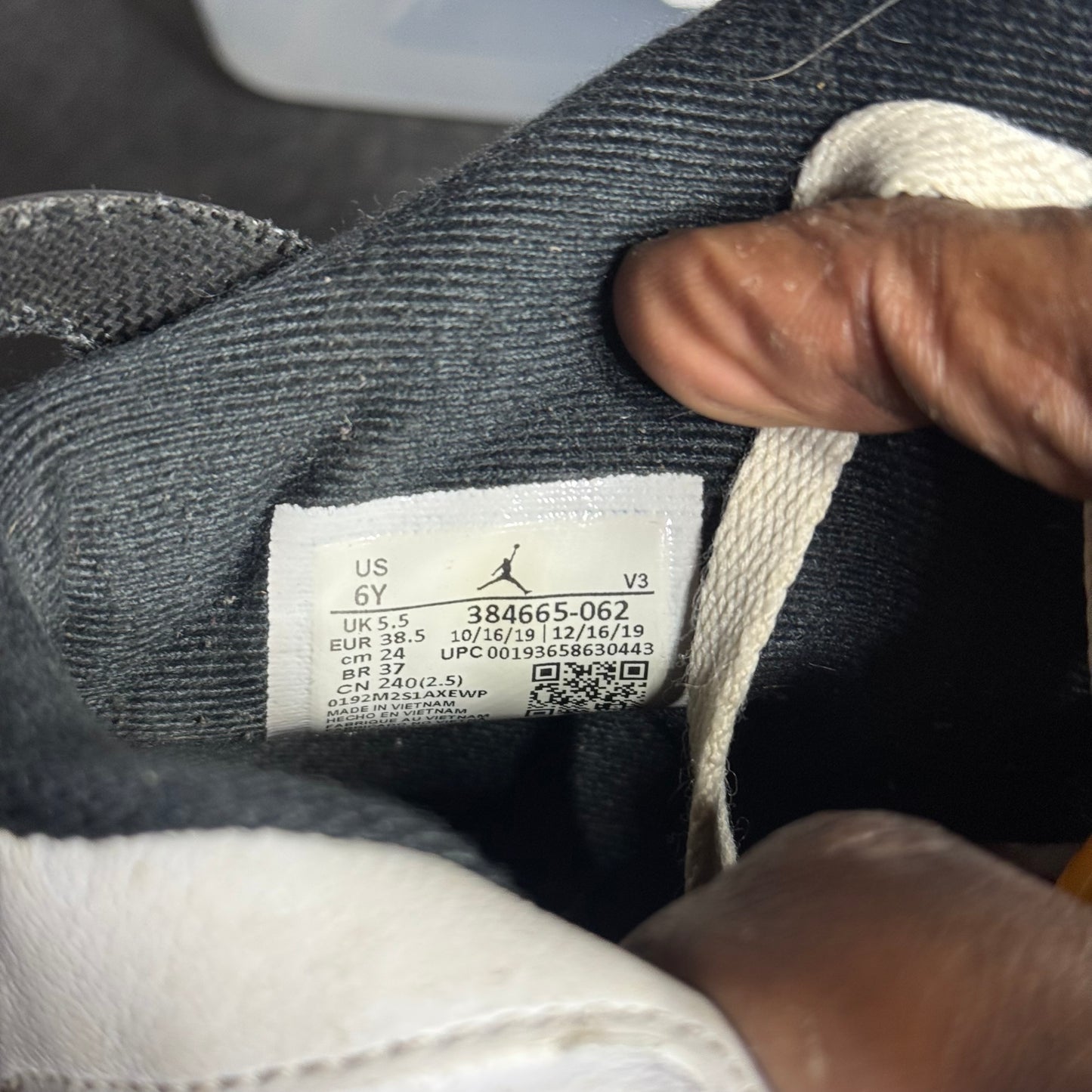 Size 6Y - AJ 6 Hare