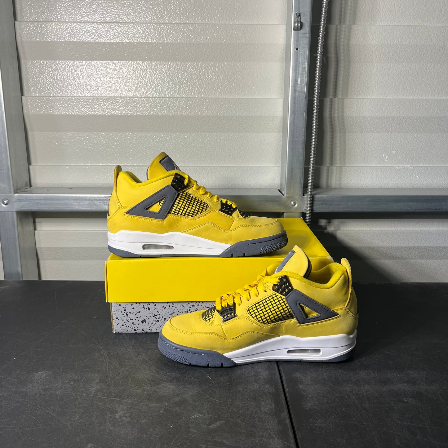 Size 10 - AJ 4 Lightning