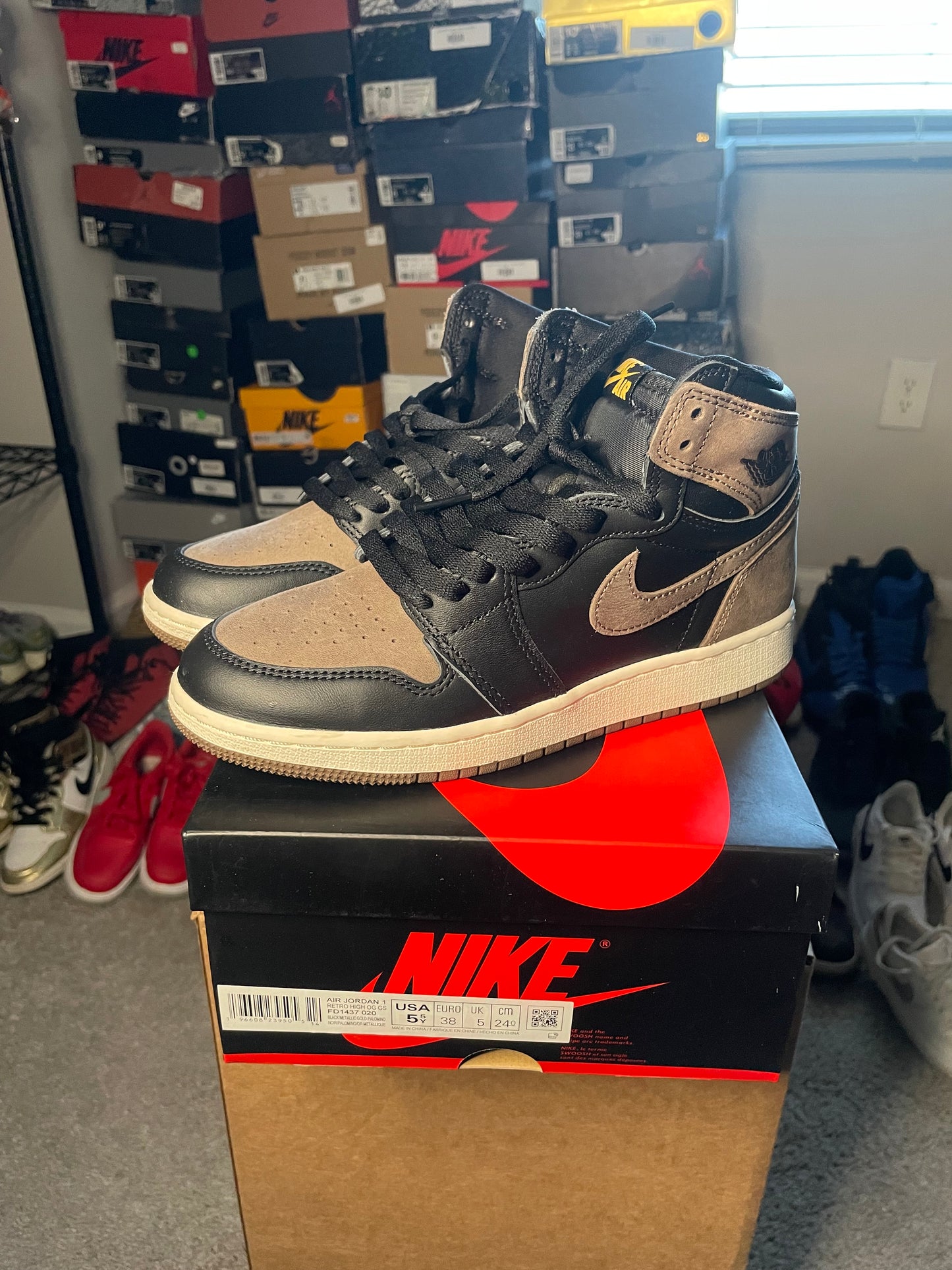 Size 5.5 - Jordan 1 Retro OG High Palomino