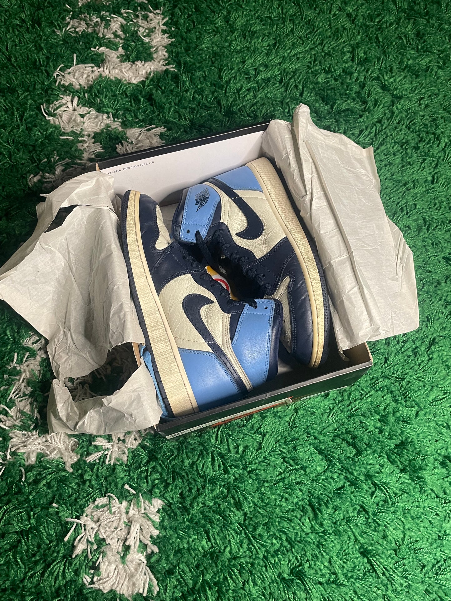 Size 7y - Jordan 1 Obsidian