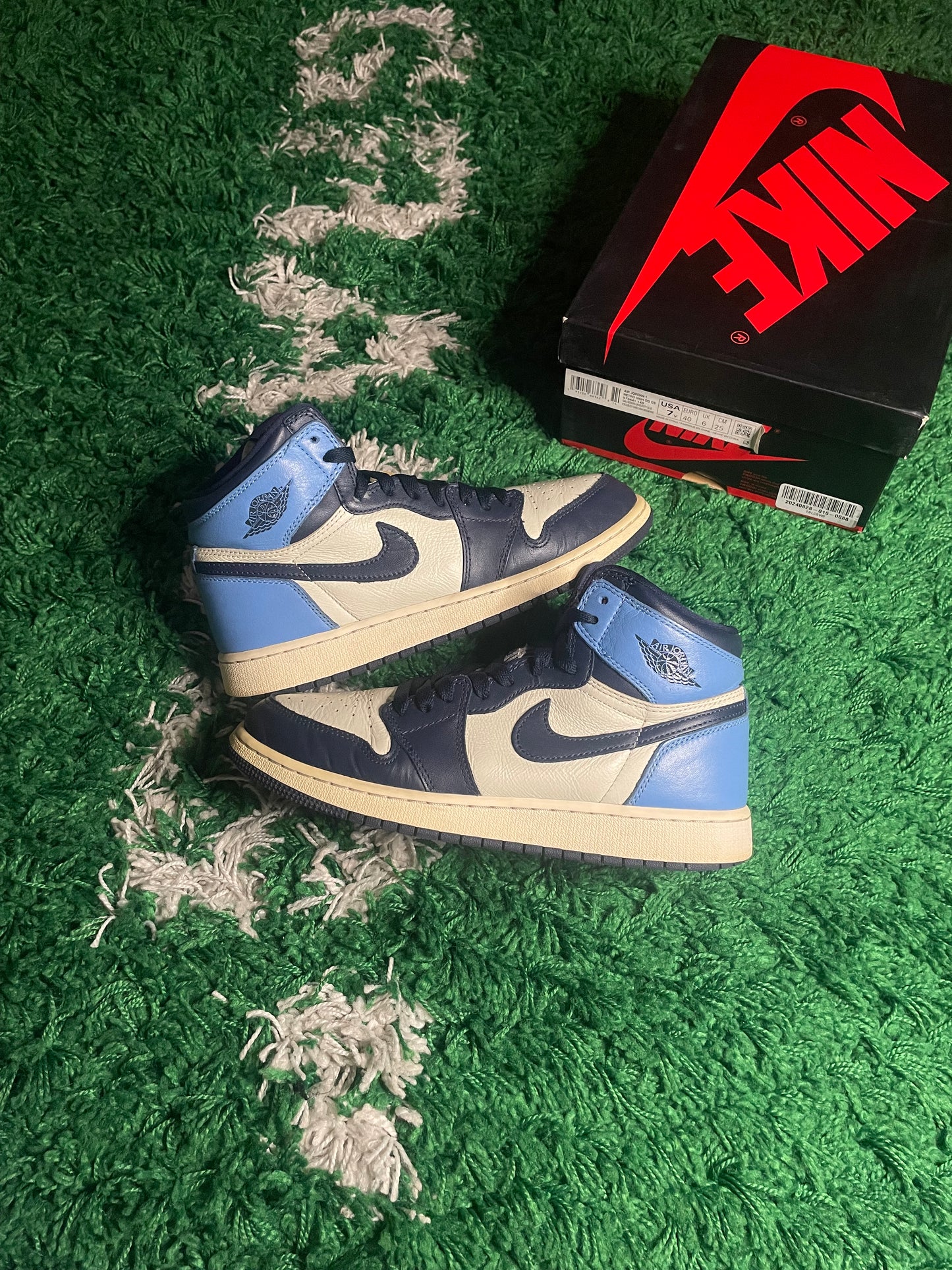Size 7y - Jordan 1 Obsidian