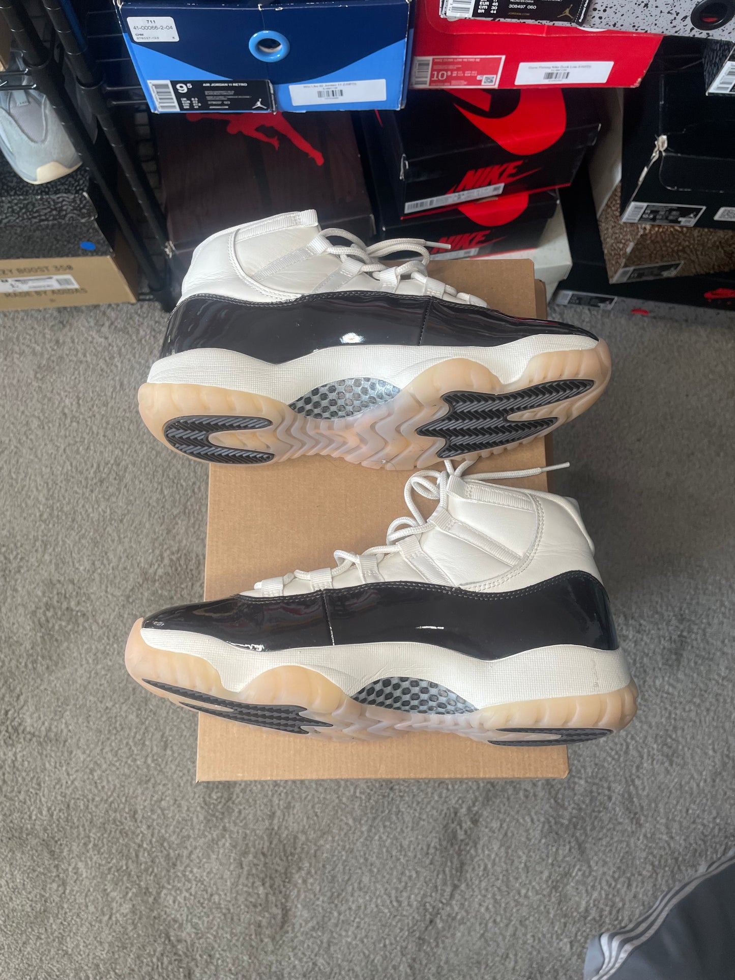 Size 9W/7.5M - Jordan 11 Retro Mid Neapolitan