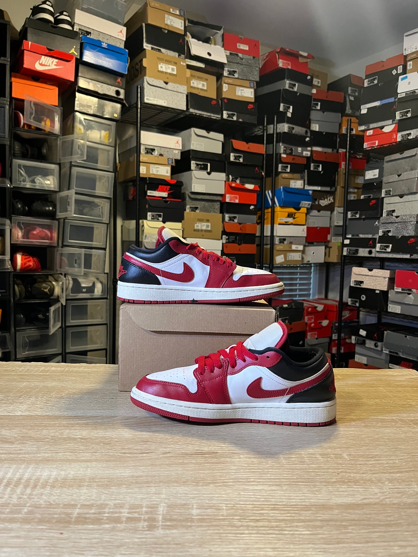 Size 6M - AJ 1 Low Reverse Black Toe