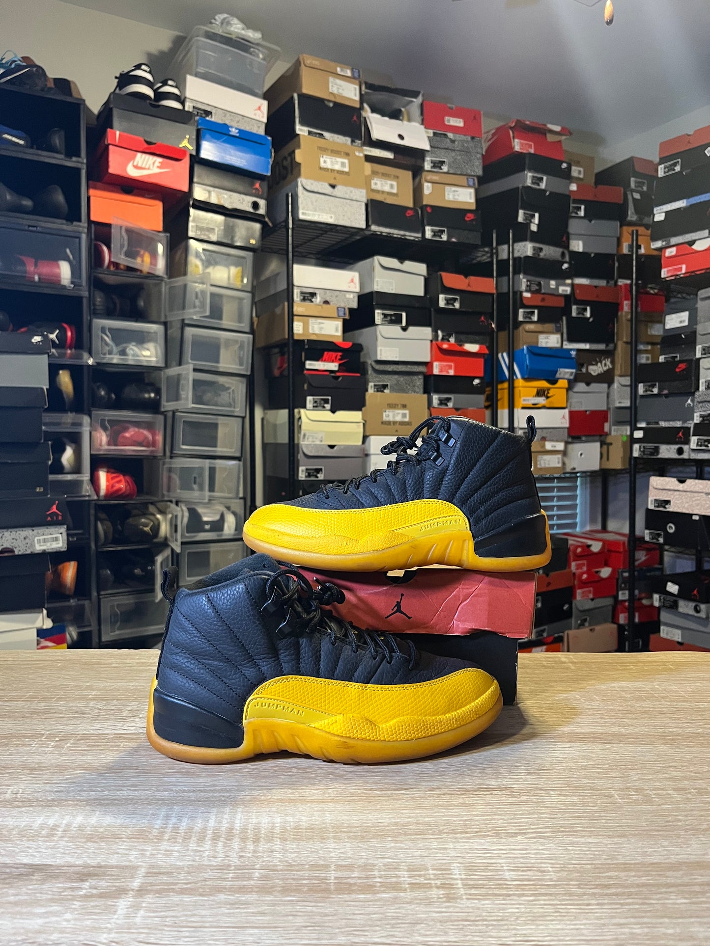 Size 7.5 - AJ 12 University Gold