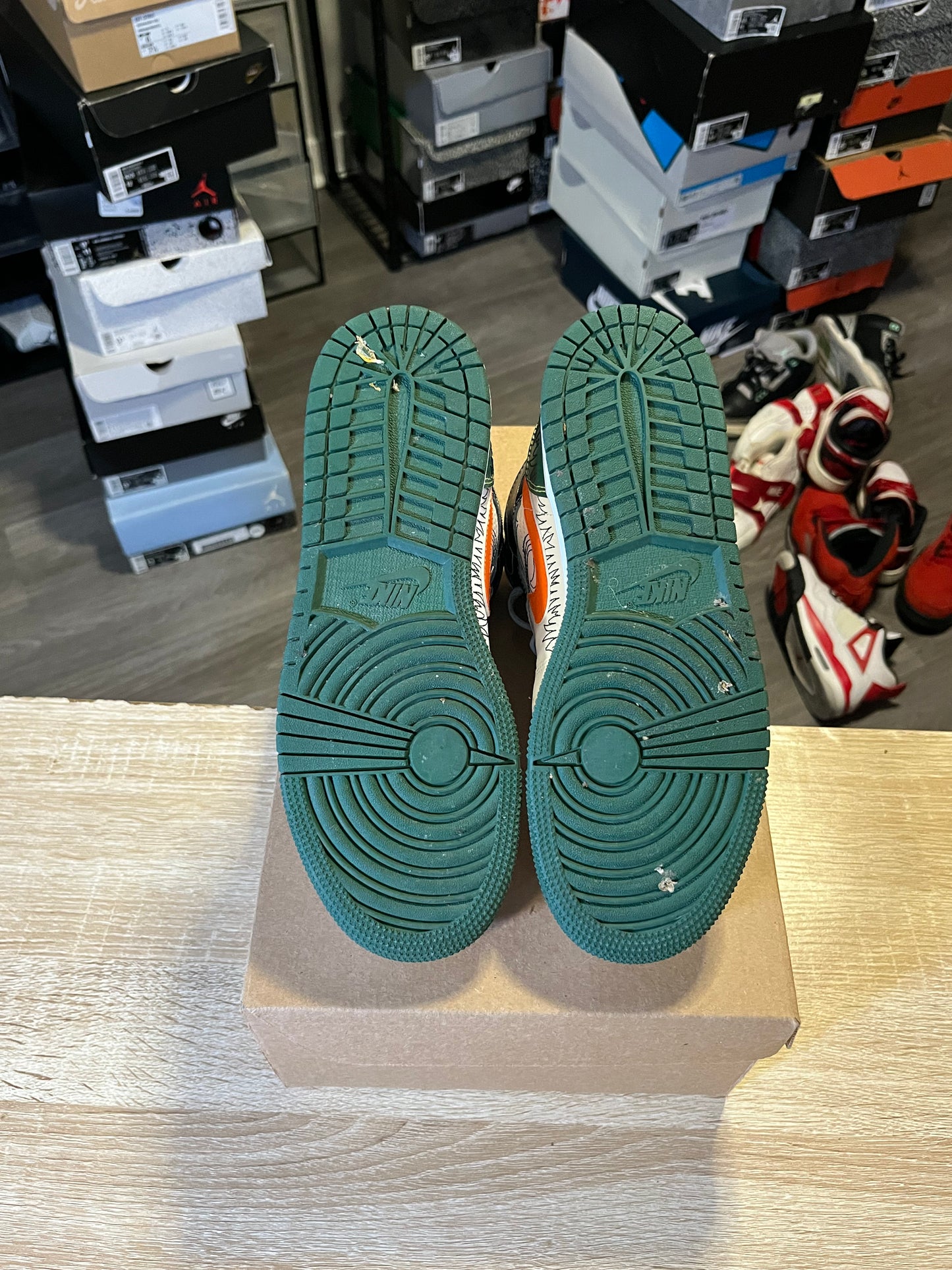 Size 6.5Y - AJ1 Mid Stich GS