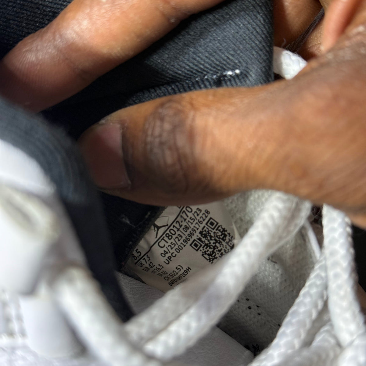 Size 8.5 - AJ 11 Gratitude