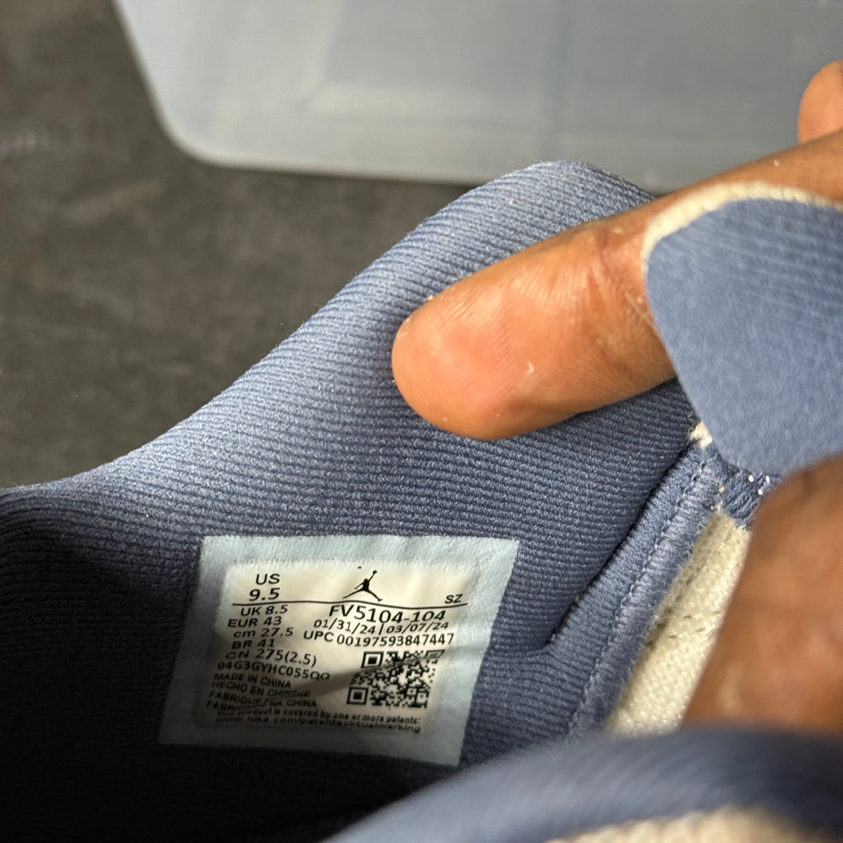 Size 9.5 - AJ 11 Low Diffused Blue