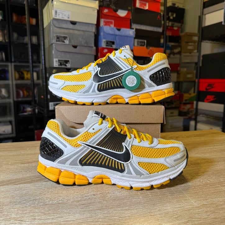Size 11 - Vomero University Gold