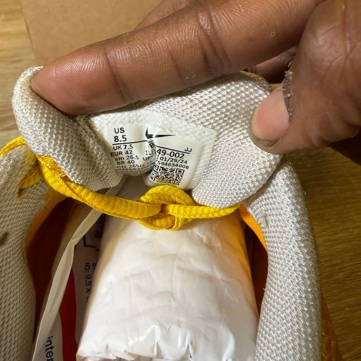 Size 11 - Vomero University Gold
