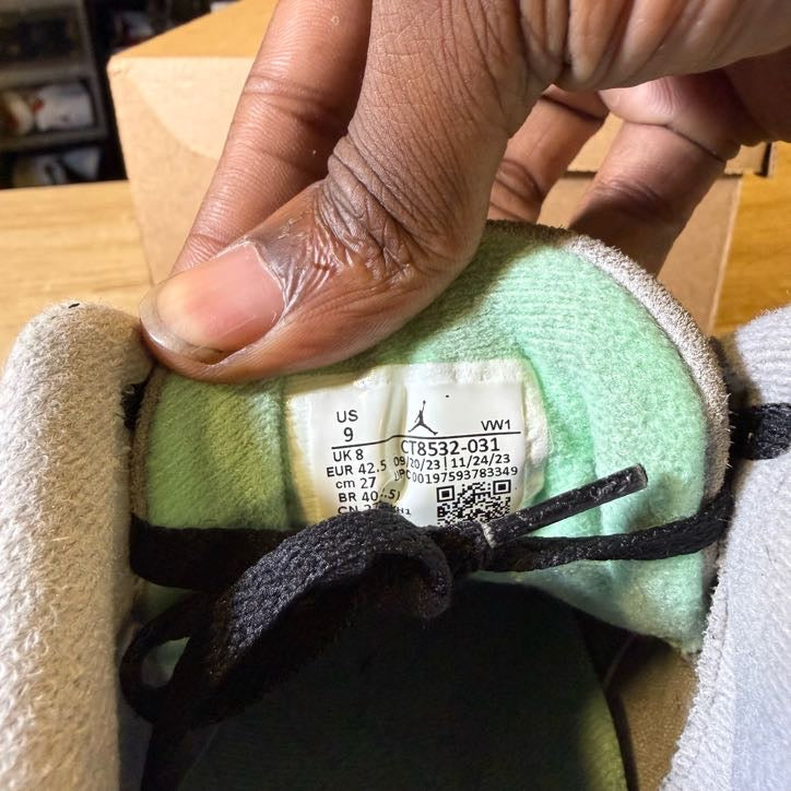 Size 9 - AJ 3 Green Glow
