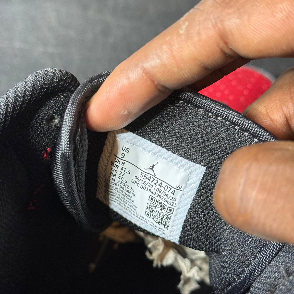 Size 9 - AJ 1 Mid Banned
