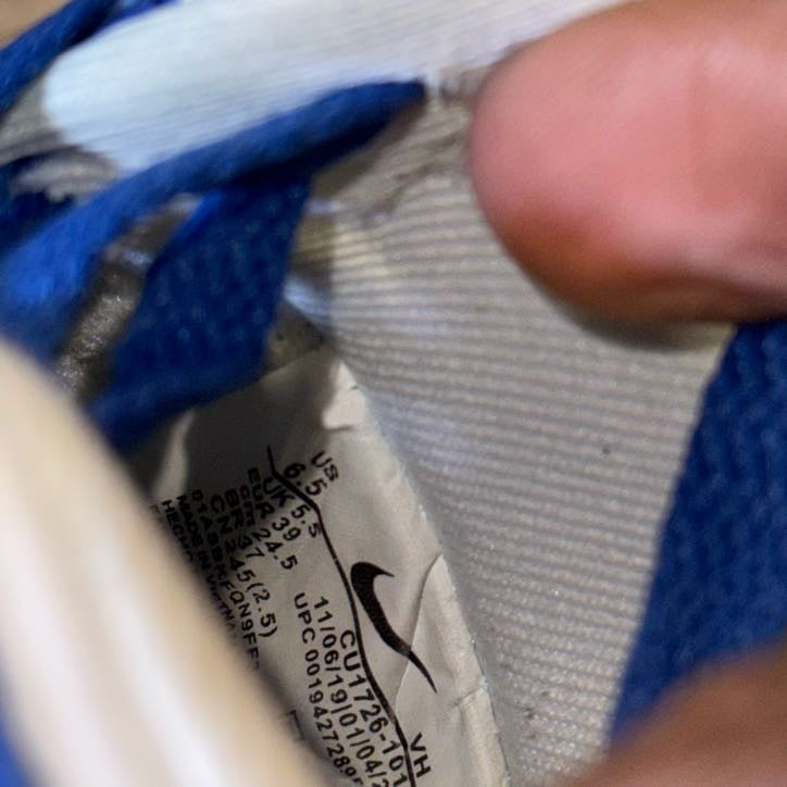 Size 6.5 - Dunk Kentucky