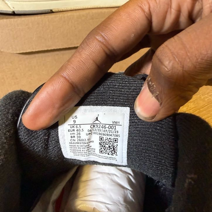 Size 7.5 M - AJ 3 Off Noir
