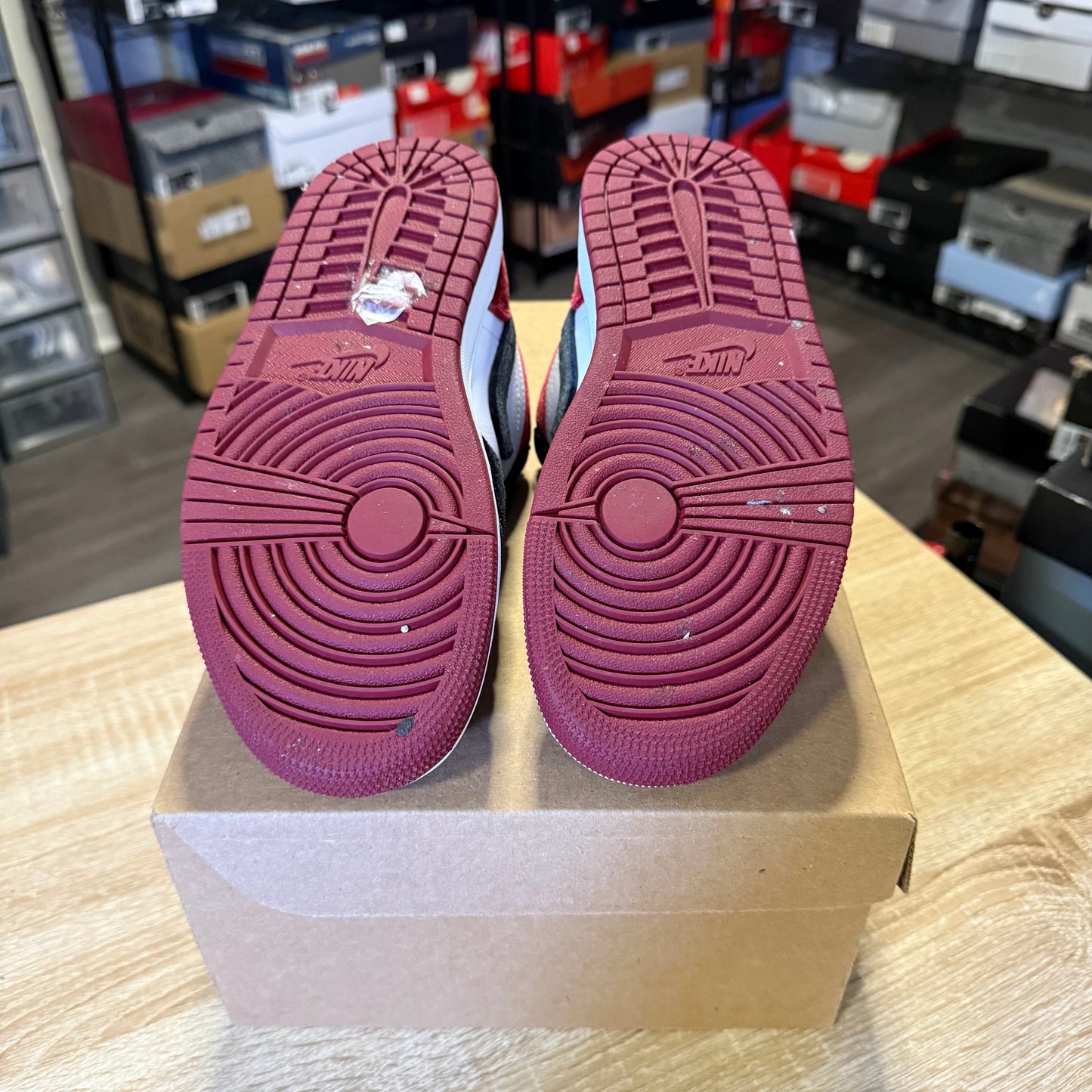 Size 5.5 M - Air Jordan 1 SE Low Velvet Black Toe