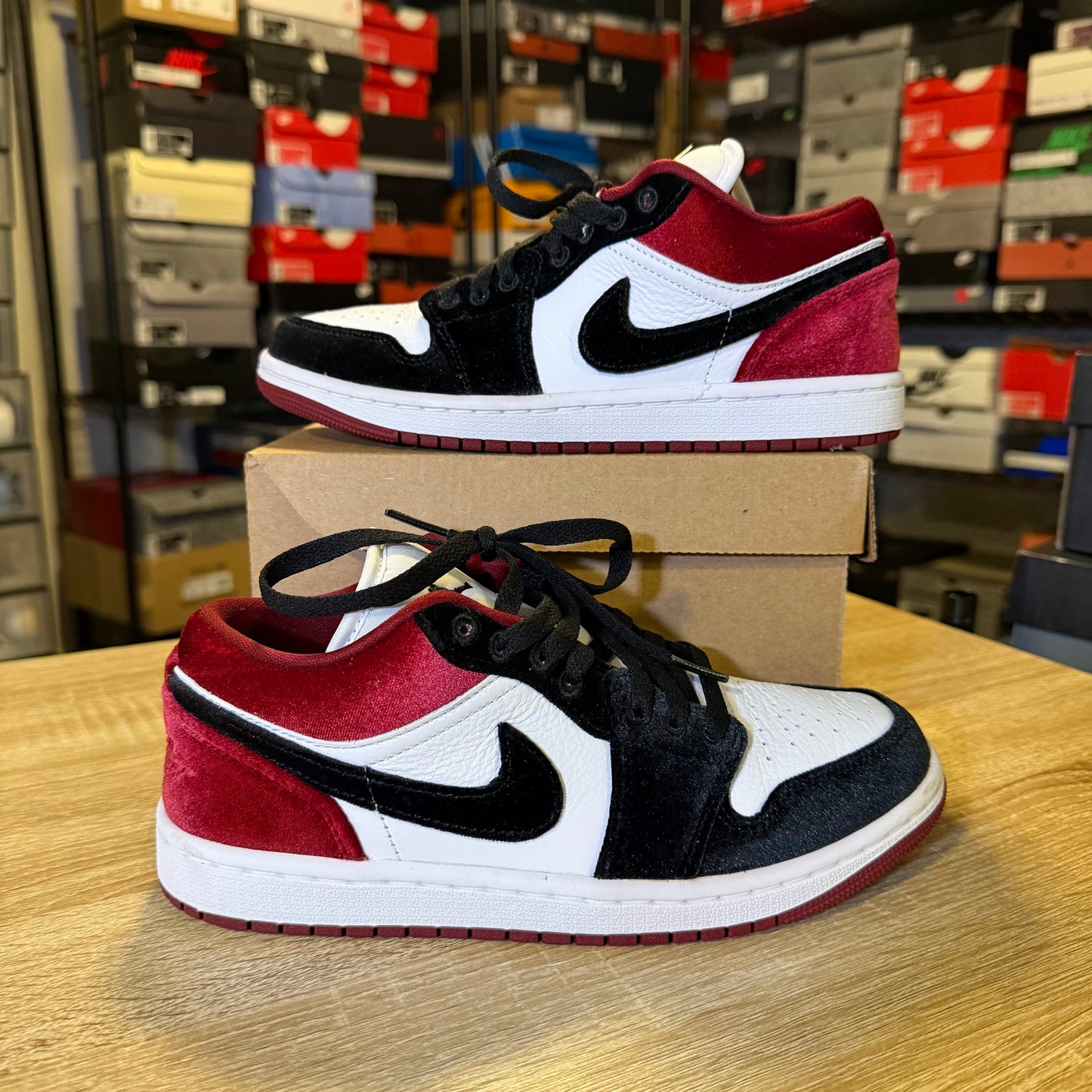 Size 5.5 M - Air Jordan 1 SE Low Velvet Black Toe