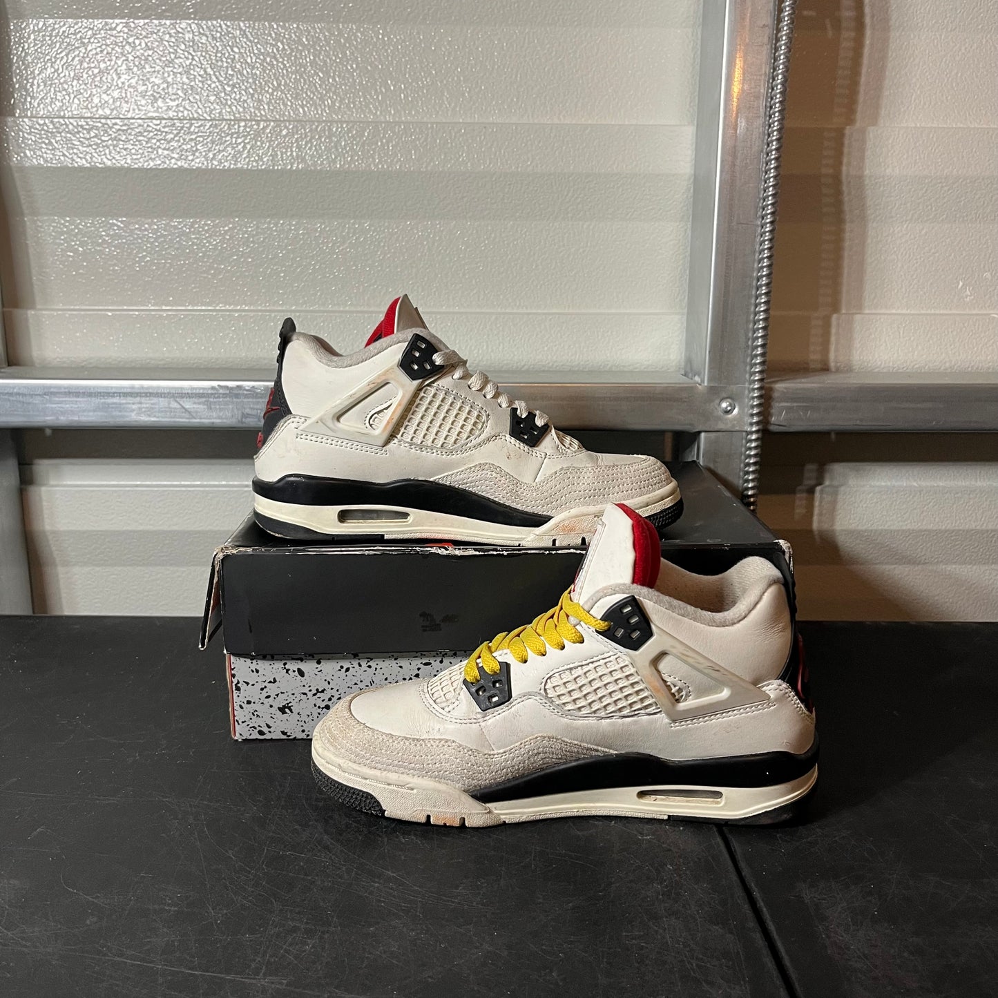 Size 6Y - AJ 4 Flight Club
