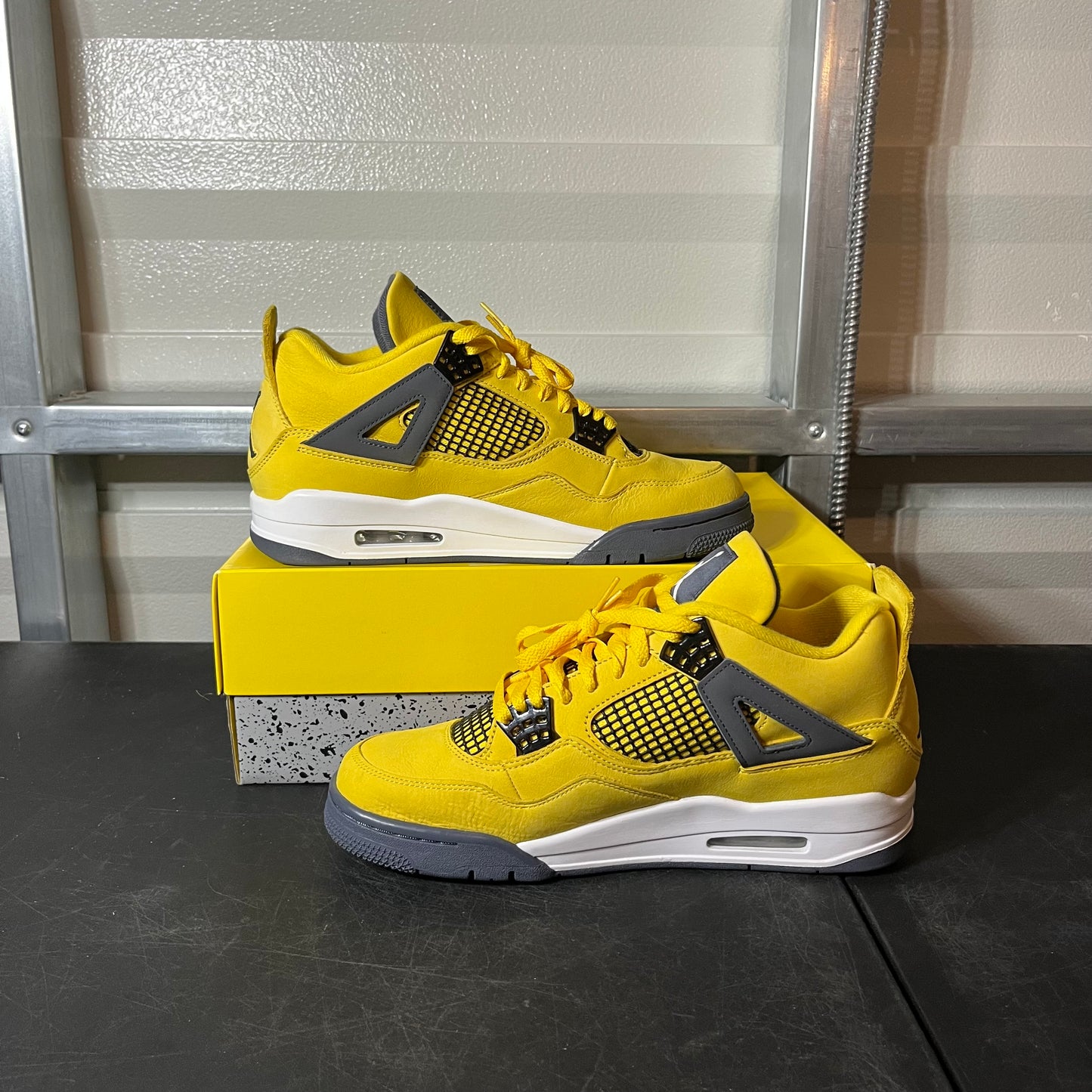 Size 10 - AJ 4 Lightning