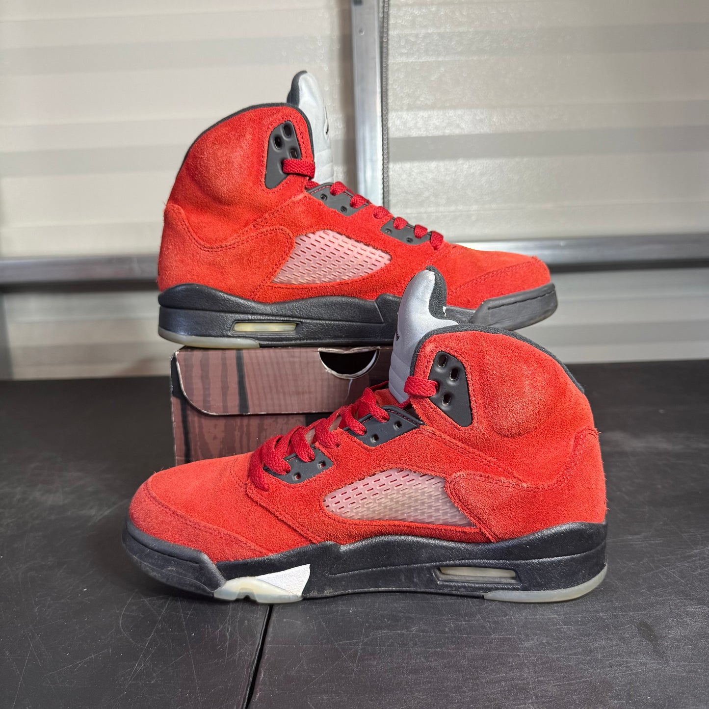 Size 8 - AJ 5 Raging Bull