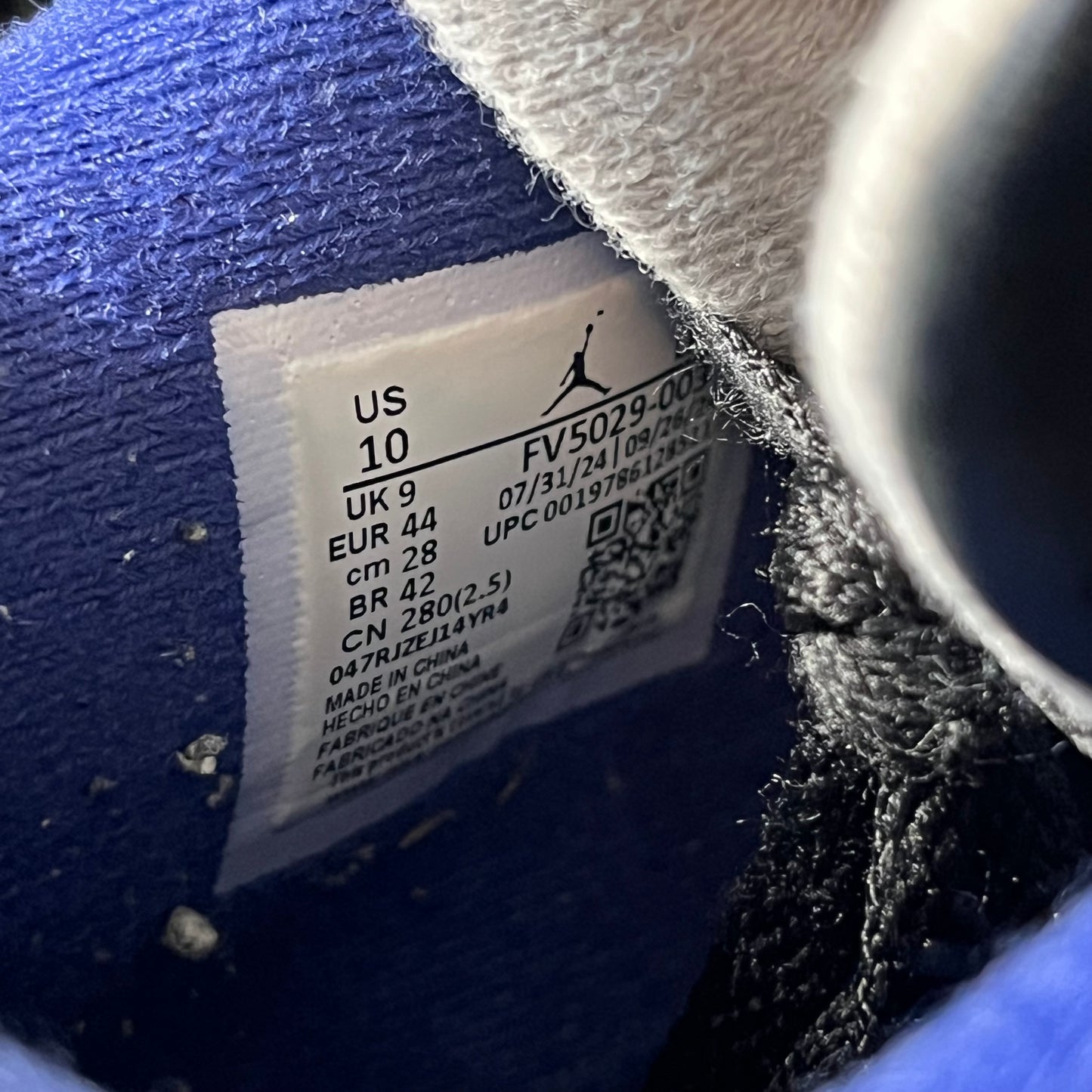 Size 10 - AJ 4 Rare Air