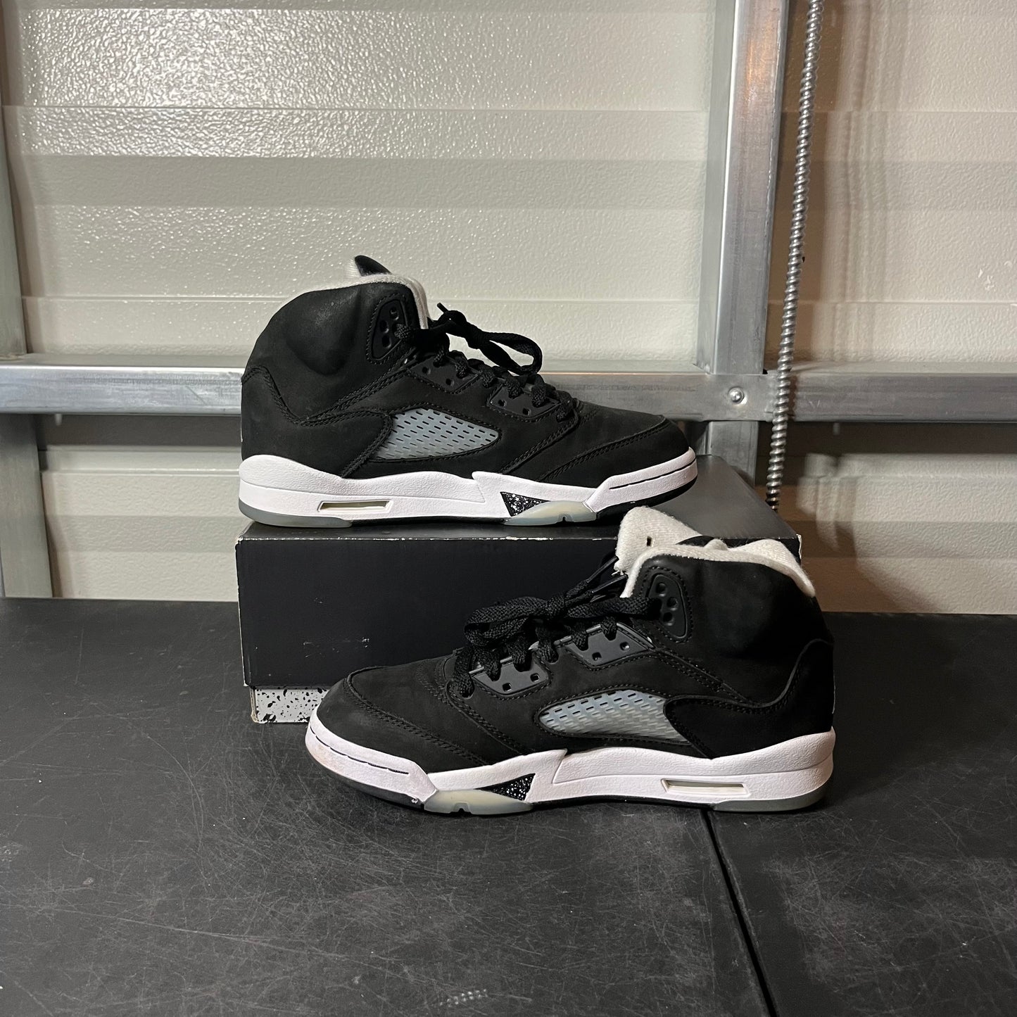 Size 7Y - AJ 5 Moonlight