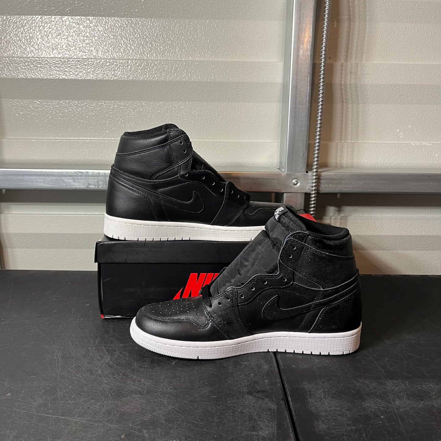 Size 9 - AJ 1 Cyber Monday