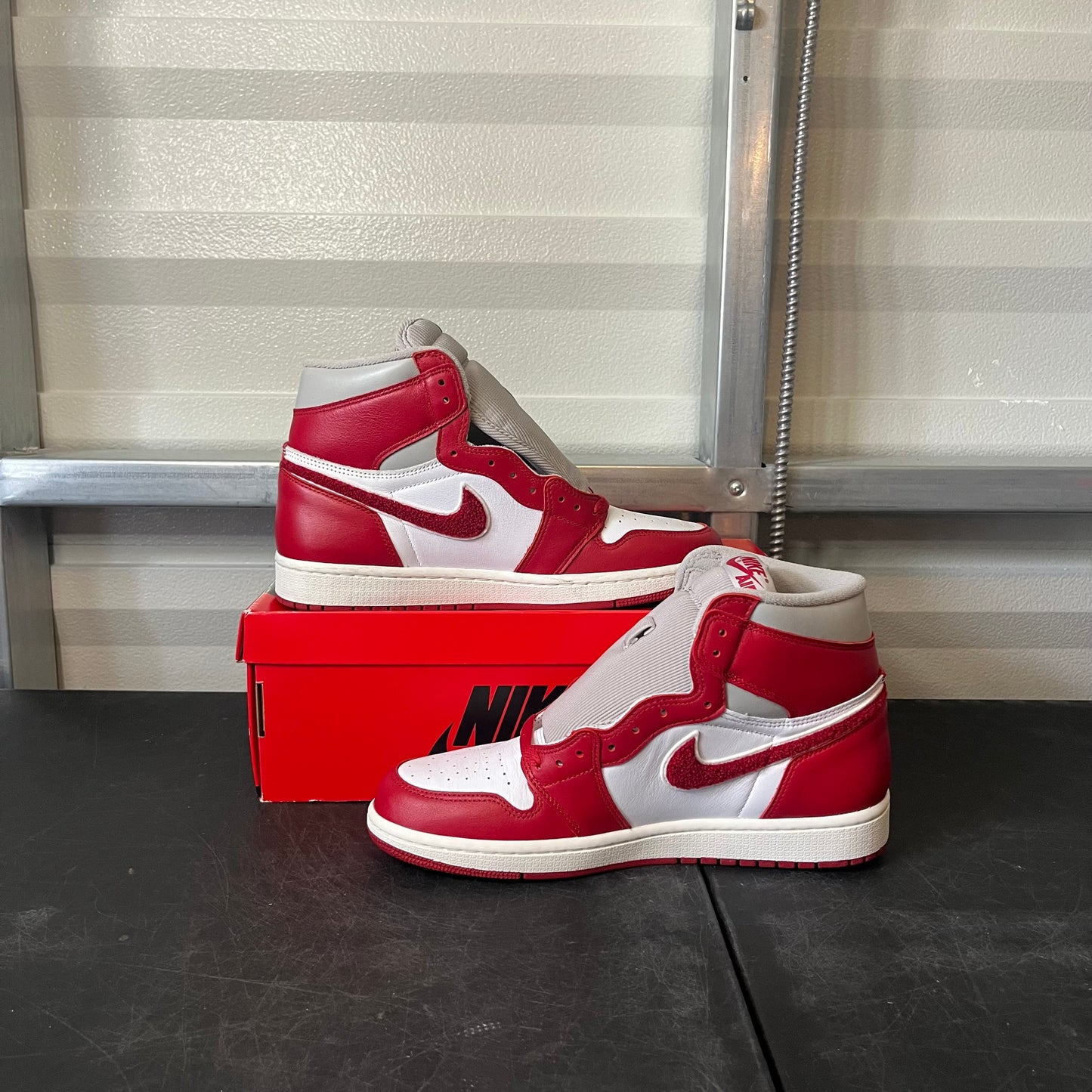 Size 10.5W - AJ 1 Varsity Red