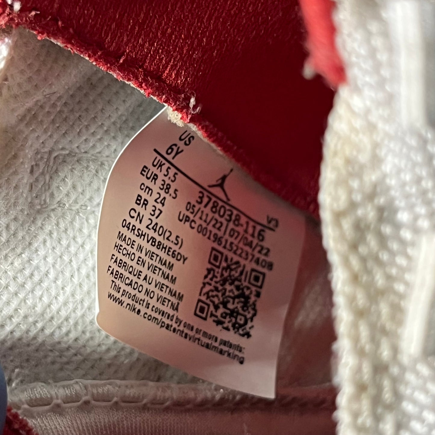 Size 6Y - AJ 11 Cherry