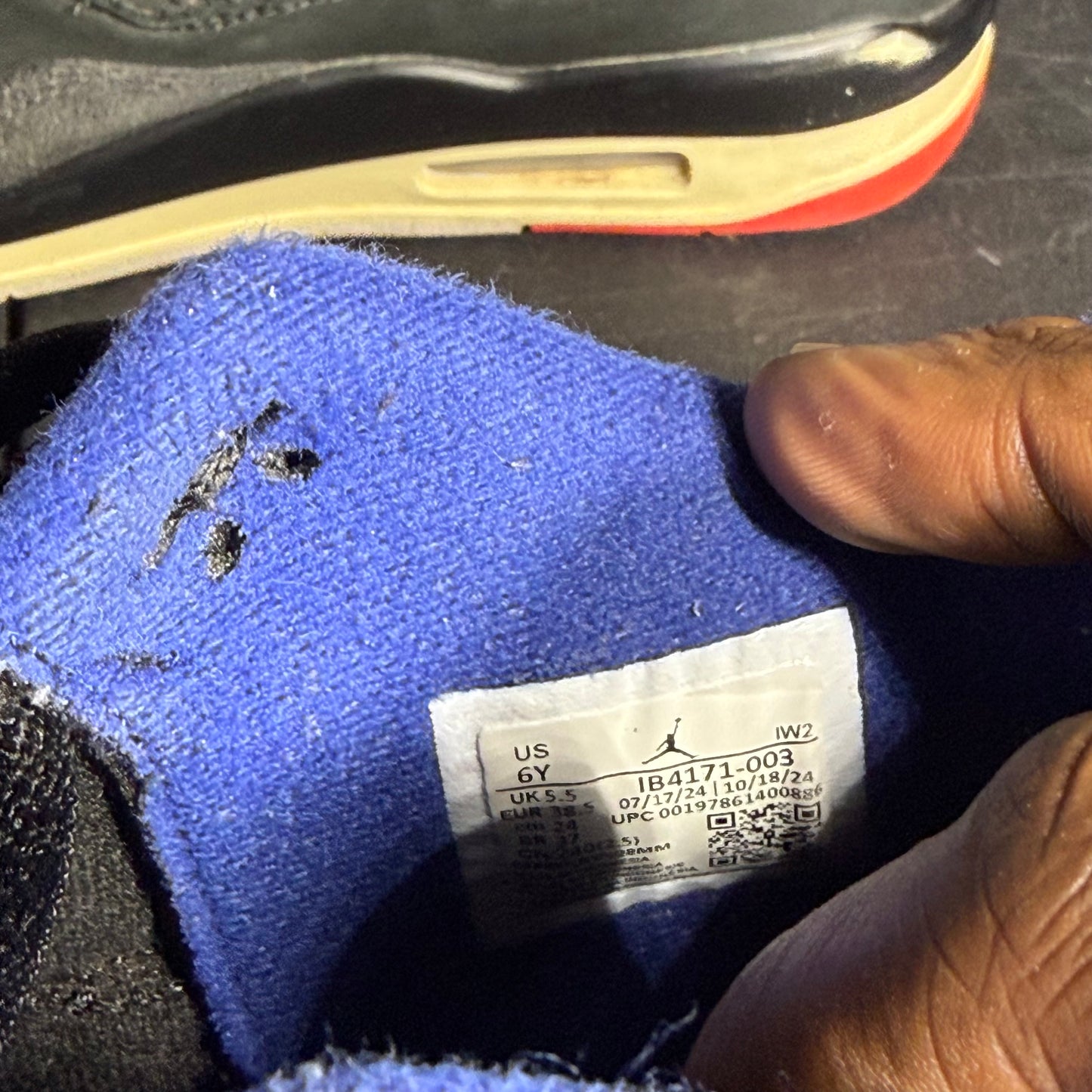 Size 6Y - AJ 4 Rare Air