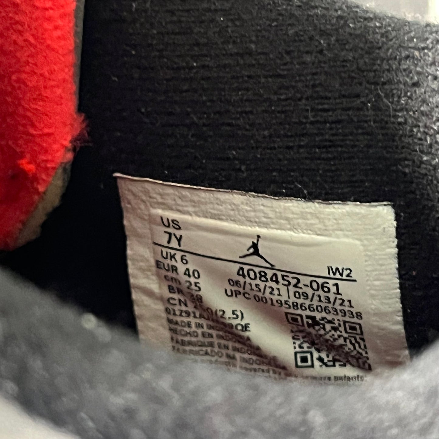 Size 7Y - AJ 4 Infrared
