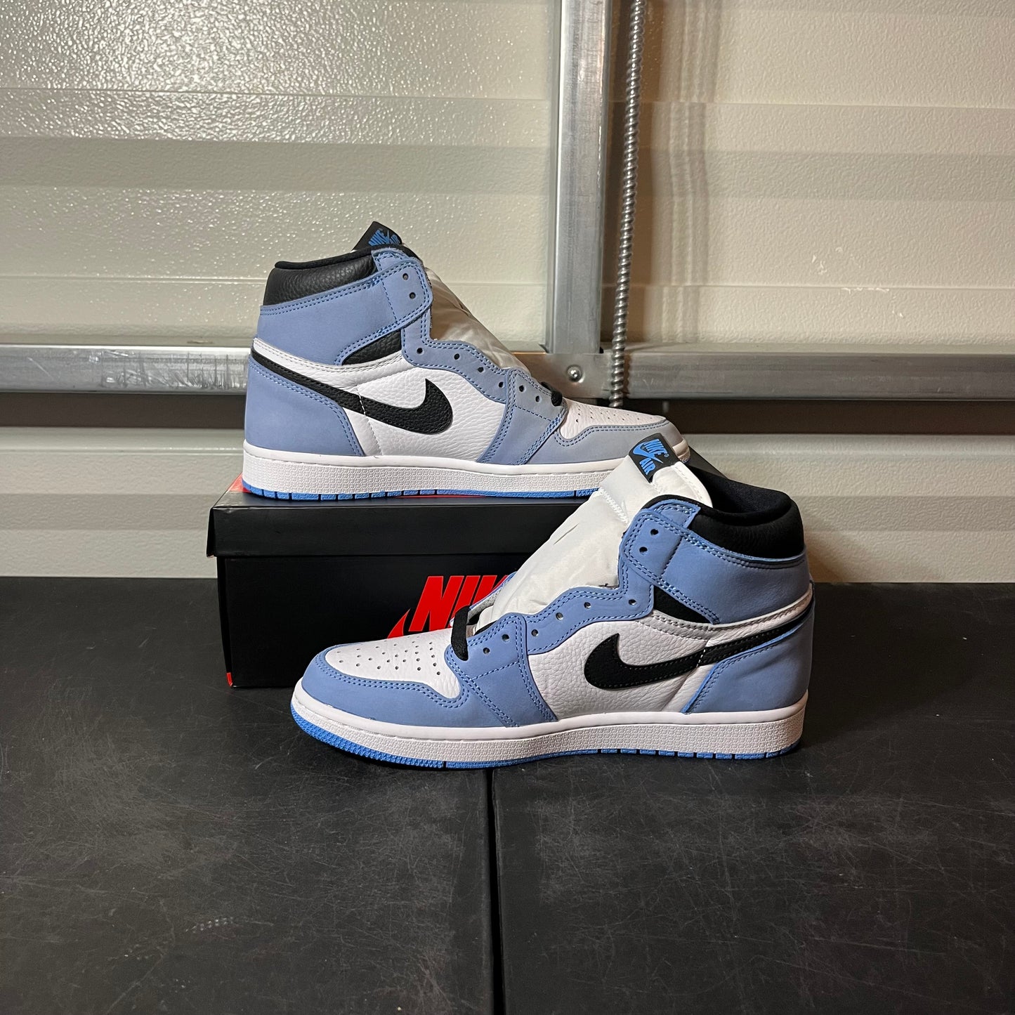 Size 8.5 - AJ 1 University Blue