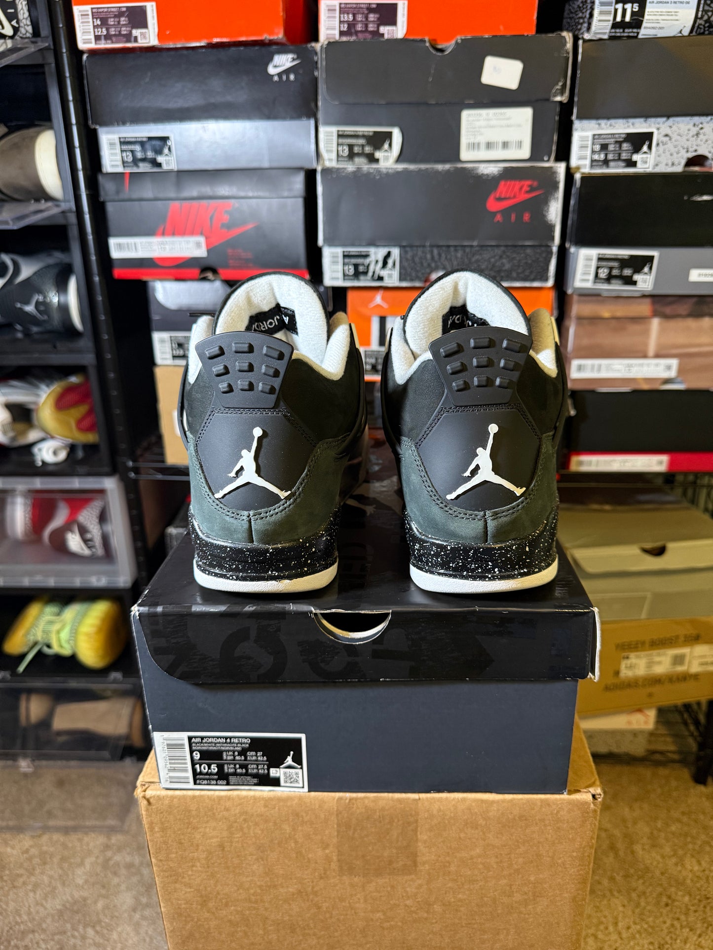 Size 9 - AJ 4 Retro 2024 Fear