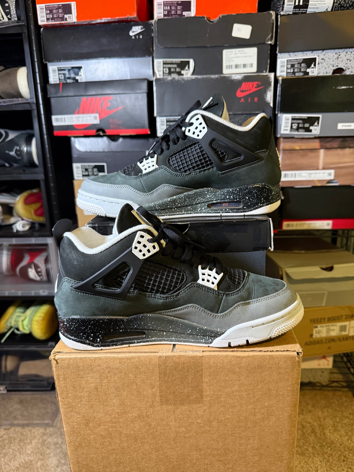 Size 9 - AJ 4 Retro 2024 Fear