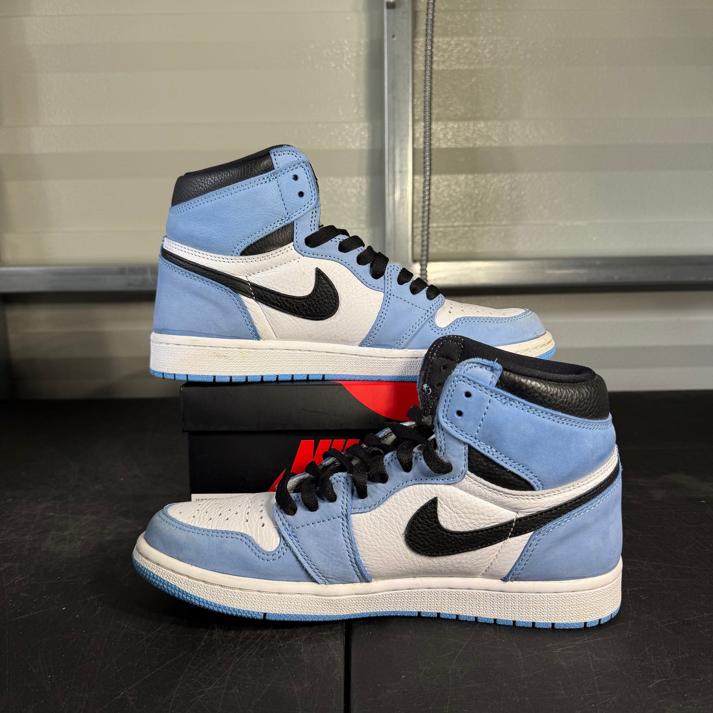 Size 8.5 - AJ 1 University Blue
