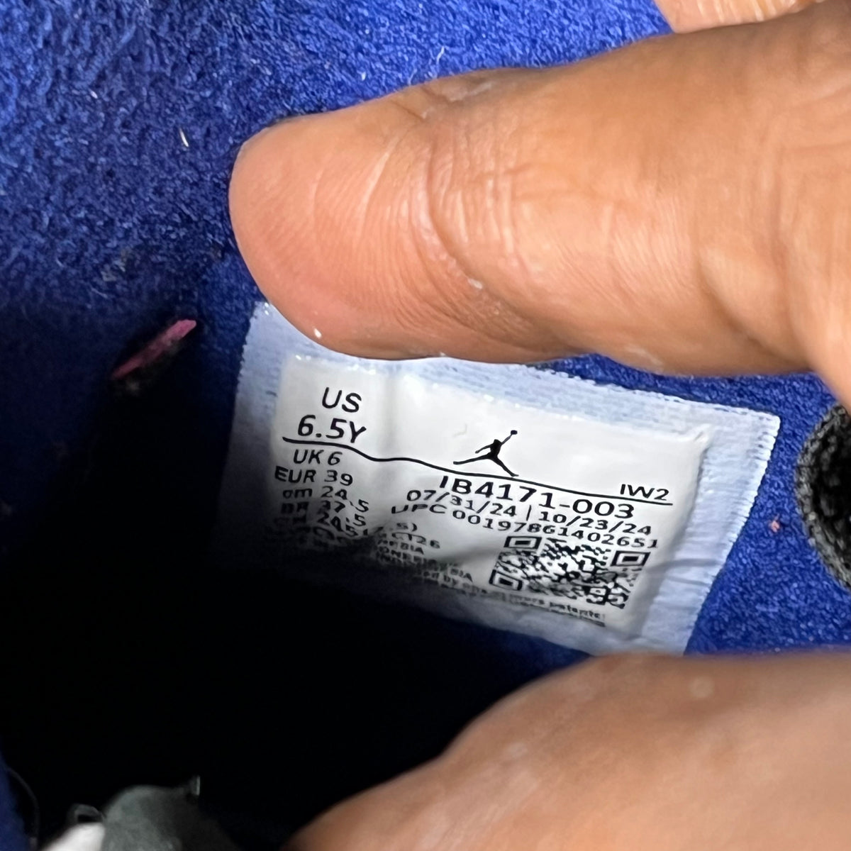Size 6.5 - AJ 4 Rare Air