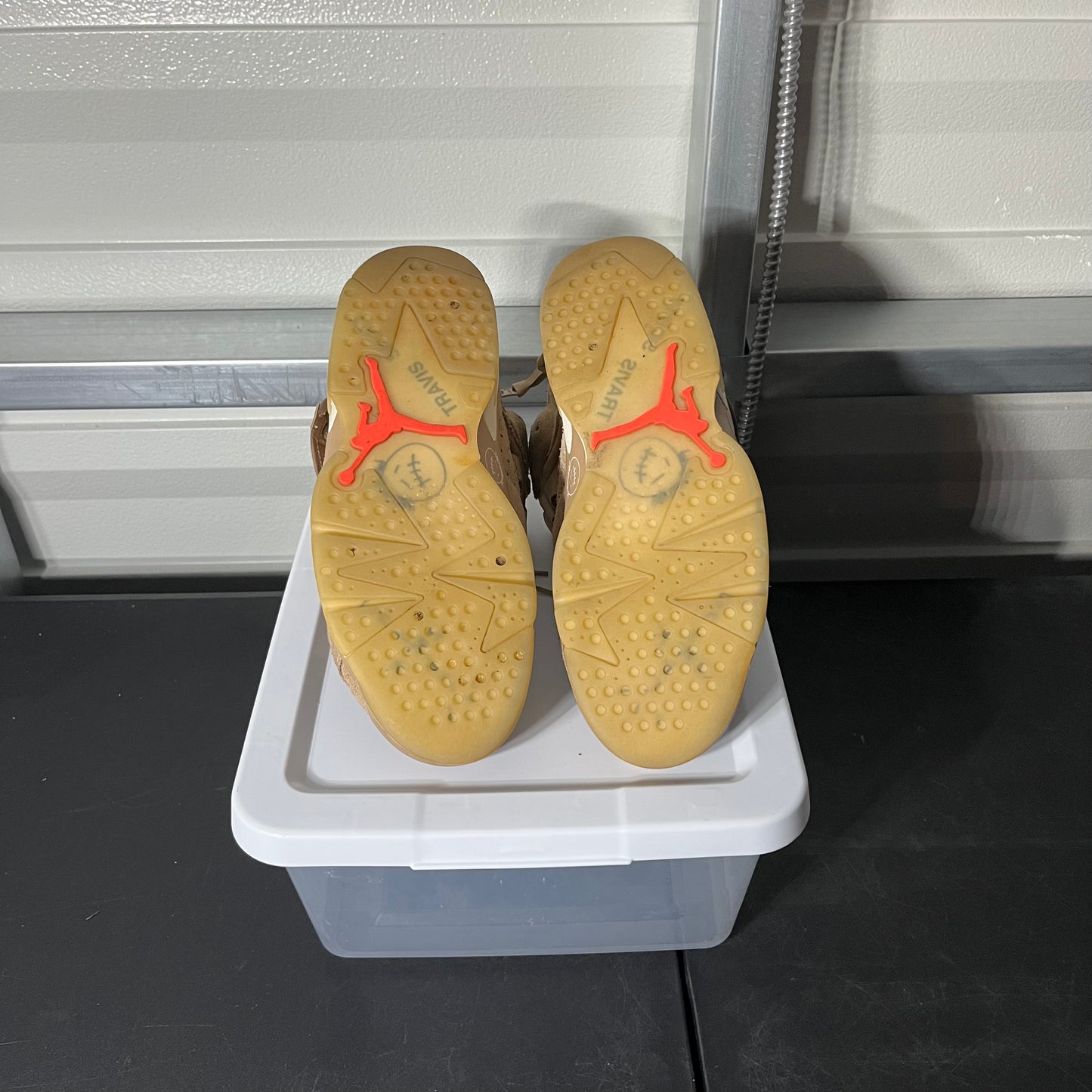 Size 9 - AJ 6 Retro Travis Scott British Khaki