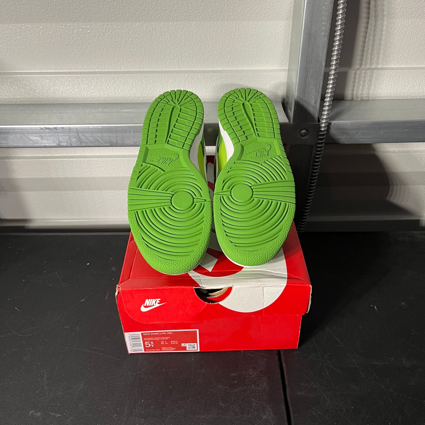 Size 5.5Y - Dunk Low Retro Chlorophyll