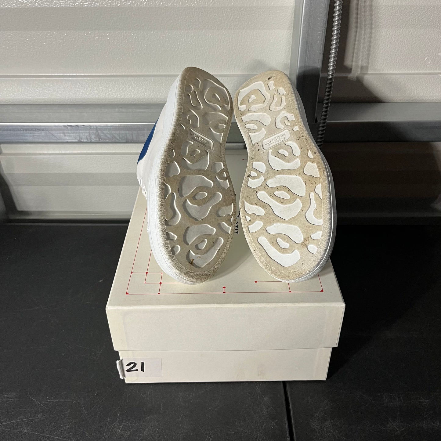 Size 42 - Alexander McQueen Oversized White