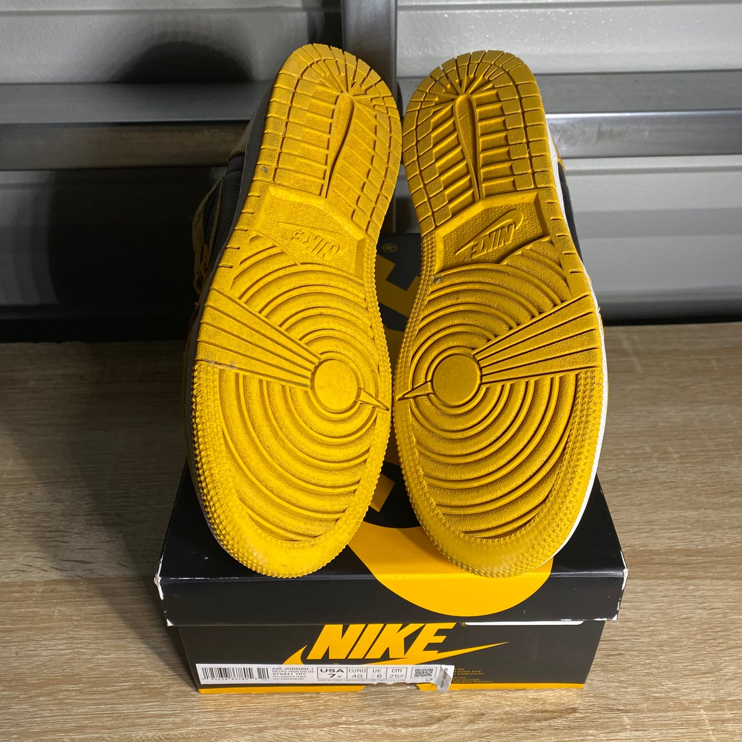 Size 7Y - AJ 1 Retro High Pollen