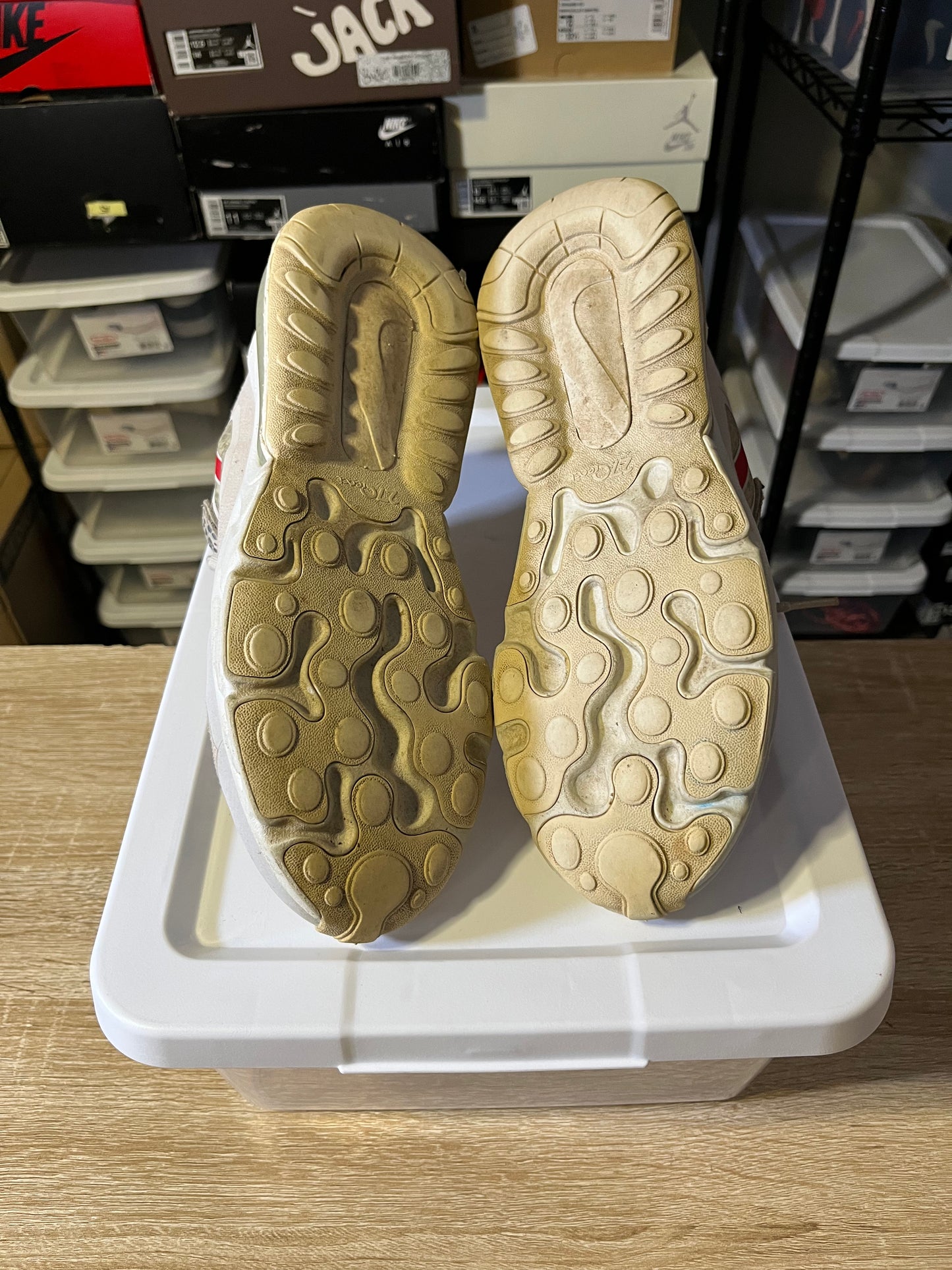 Size 8.5 - AM 270 React Safari