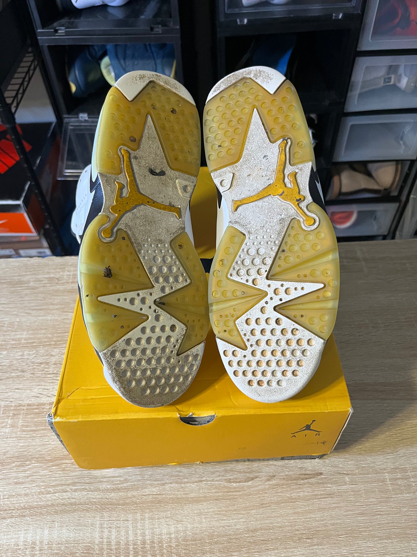 Size 8.5 - AJ 6 Retro Yellow Ochre