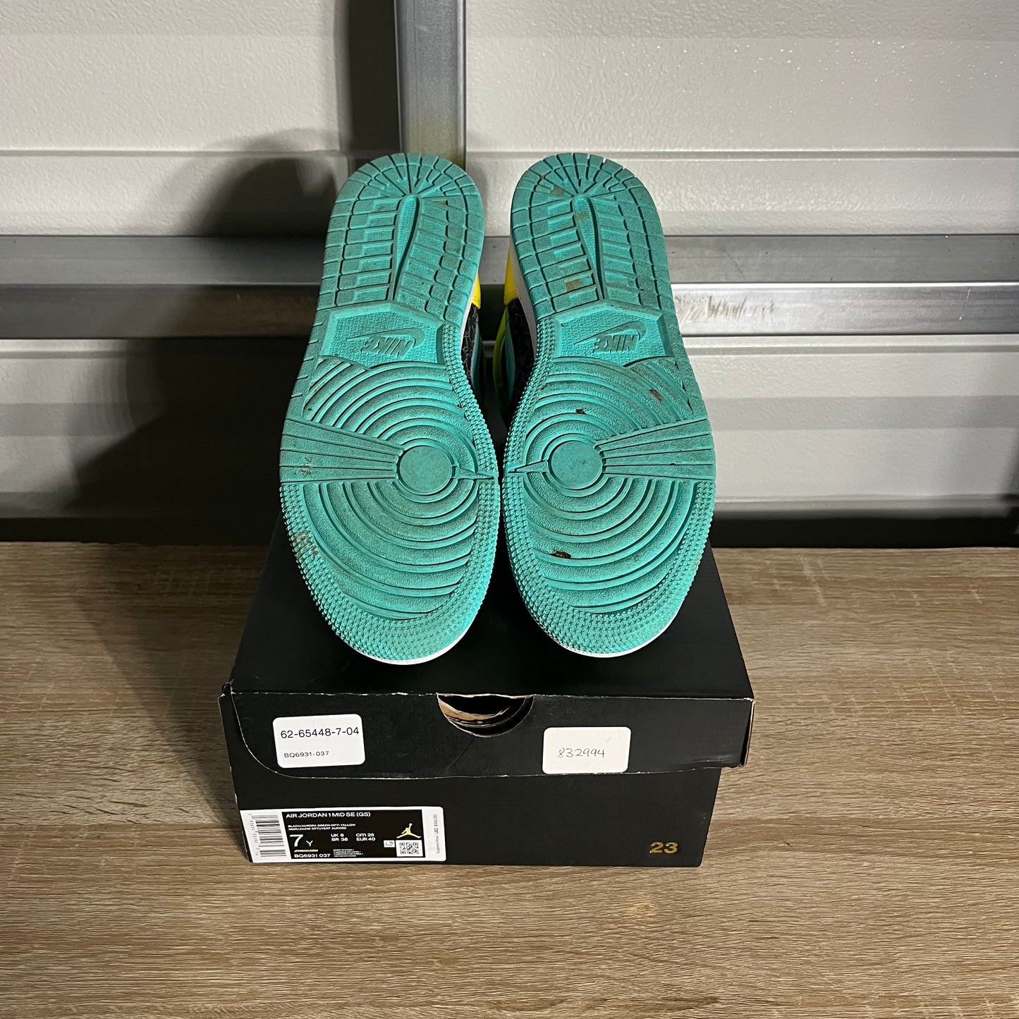 Size 7Y - AJ 1 Mid SE GS Aurora Green