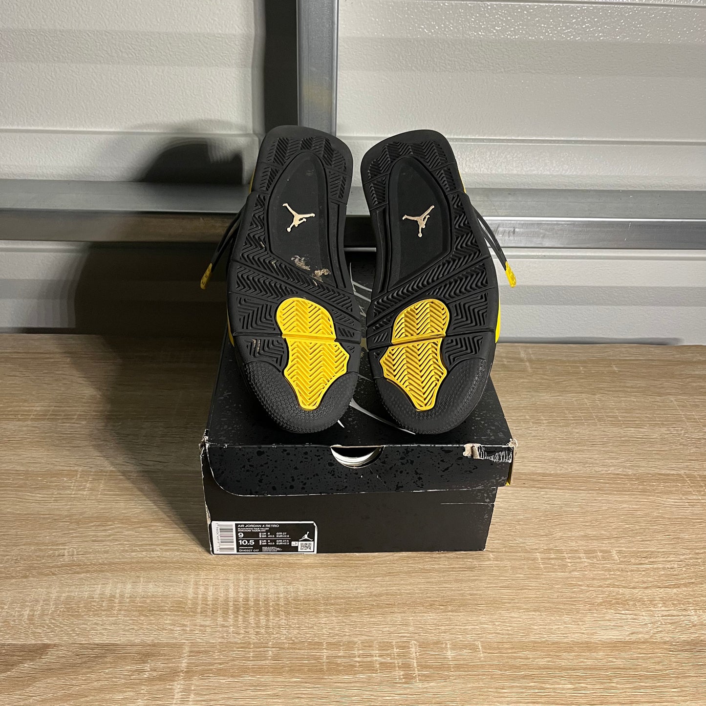 Size 9 - AJ 4 Retro Thunder