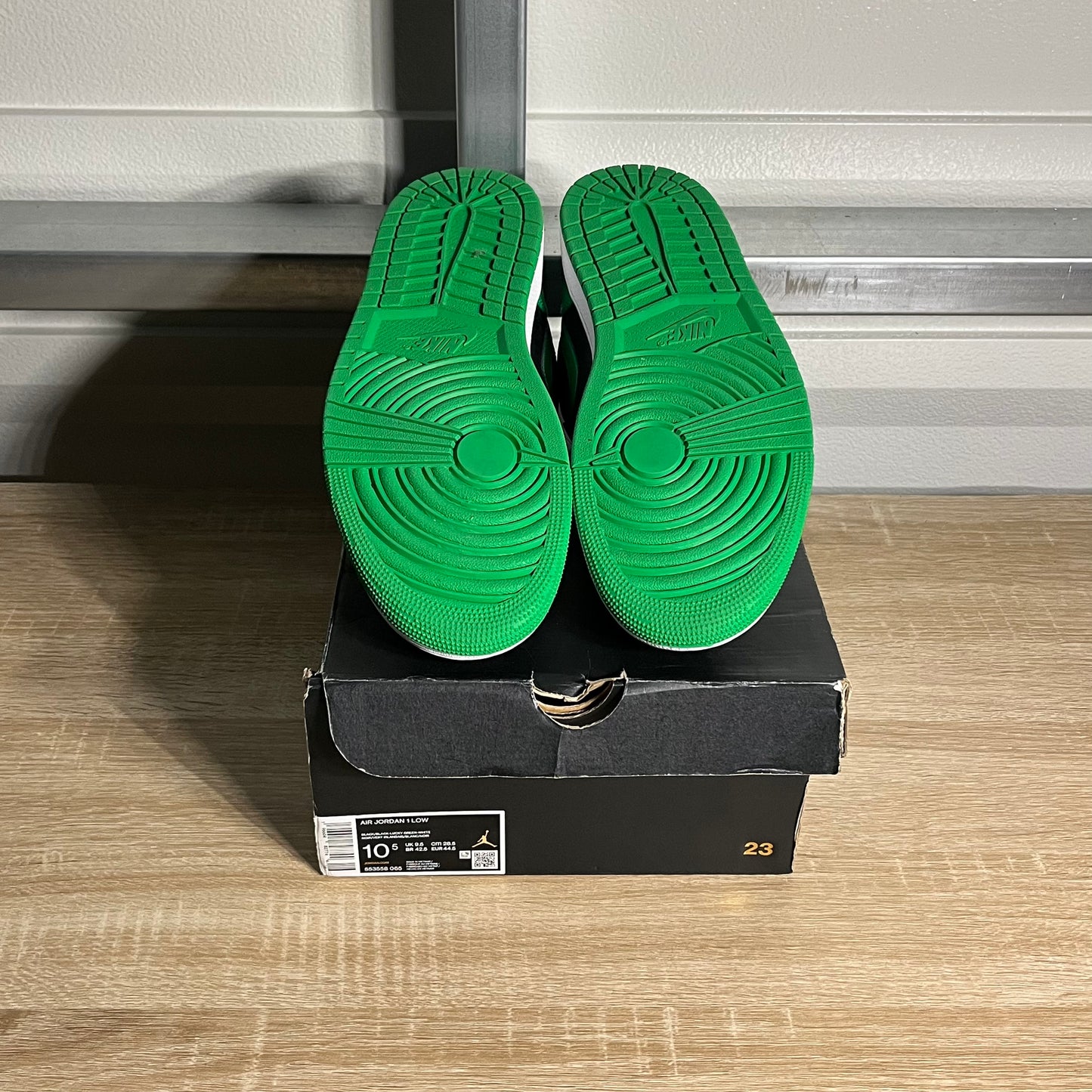 Size 10.5 - AJ 1 Low Lucky Green