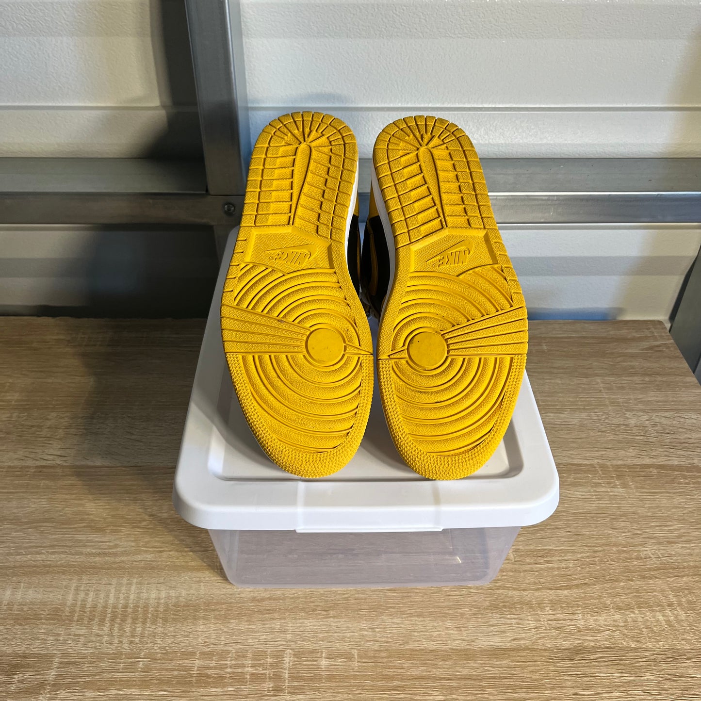 Size 10 - AJ 1 Retro High OG Pollen
