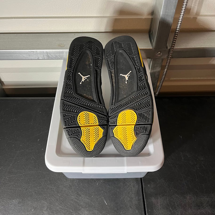 Size 9 - AJ 4 Retro Thunder