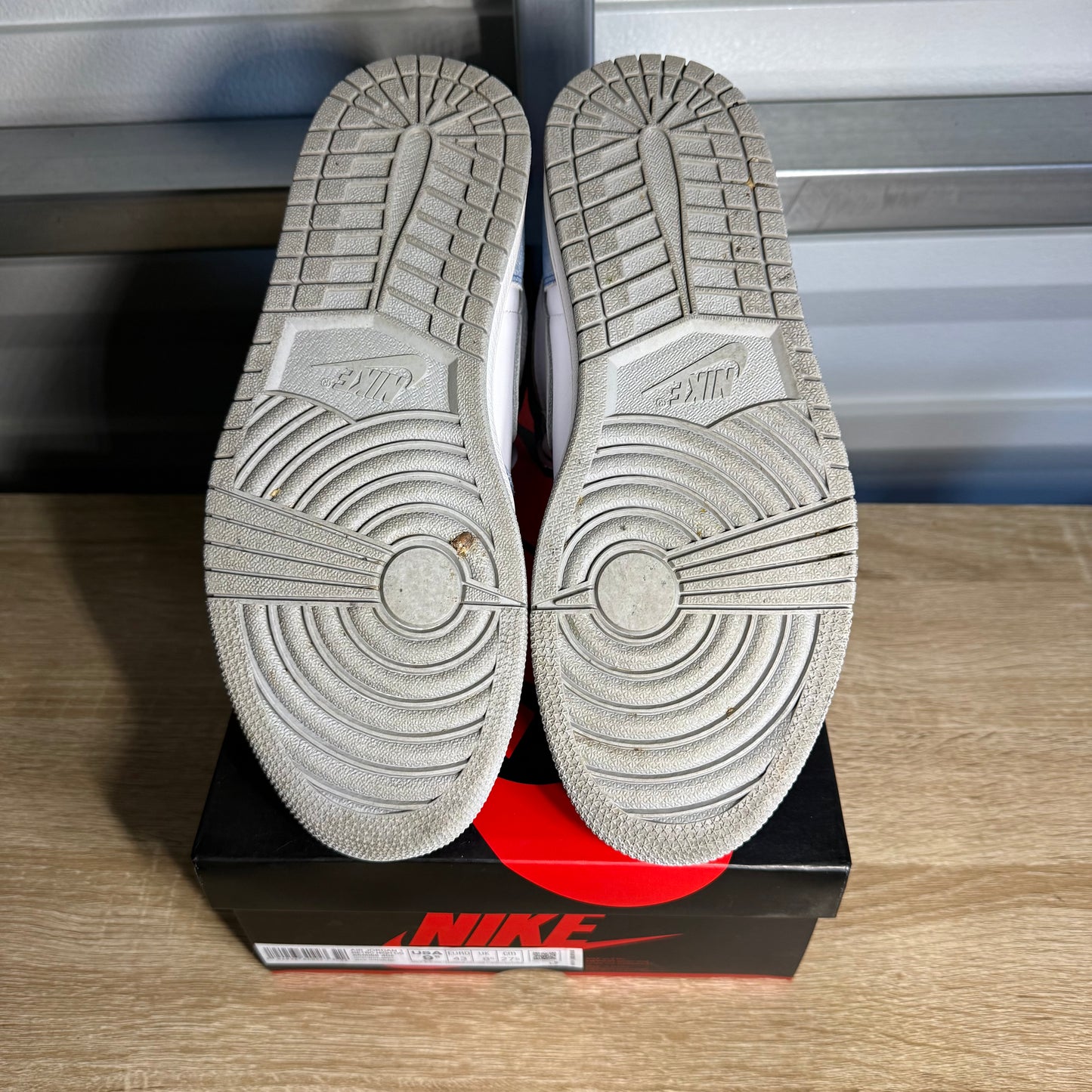 Size 9.5 - AJ 1 High Hyper Royal