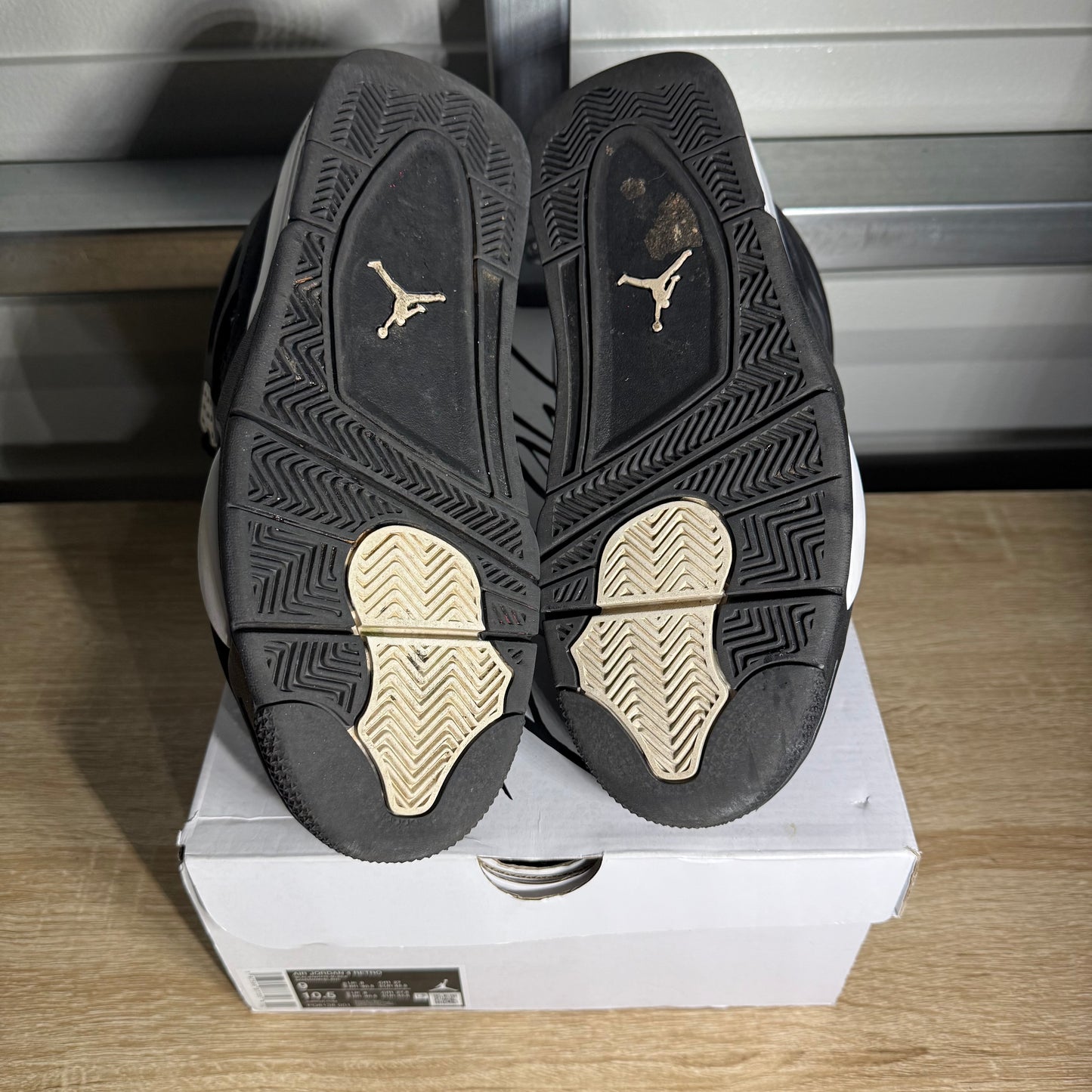 Size 9 - AJ 4 Retro White Thunder