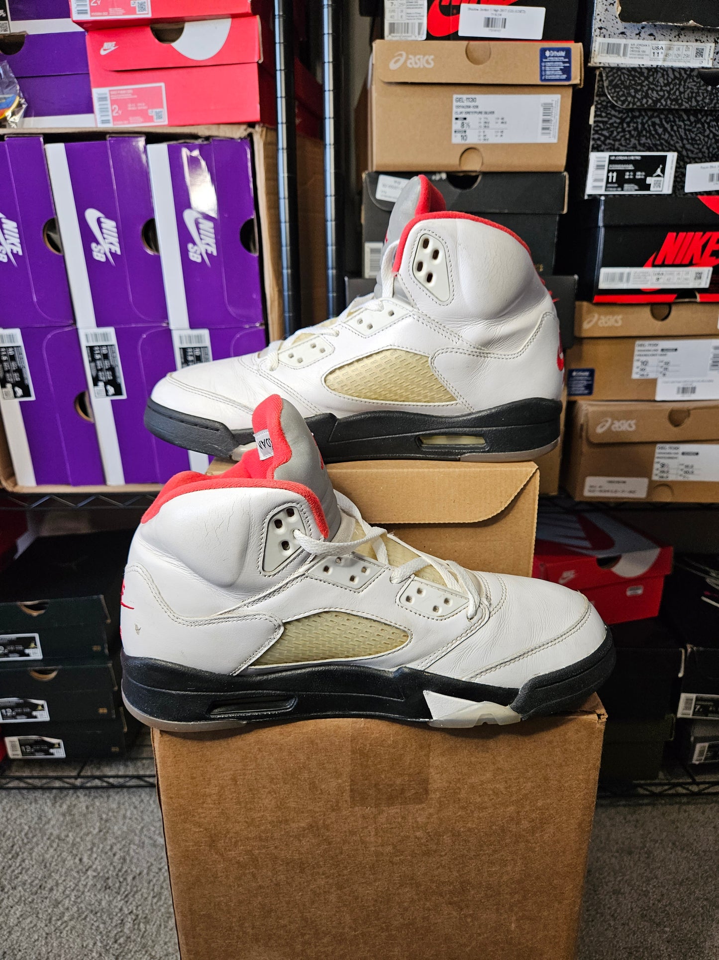 Size 10.5 - AJ 5 Retro Mid Fire Red