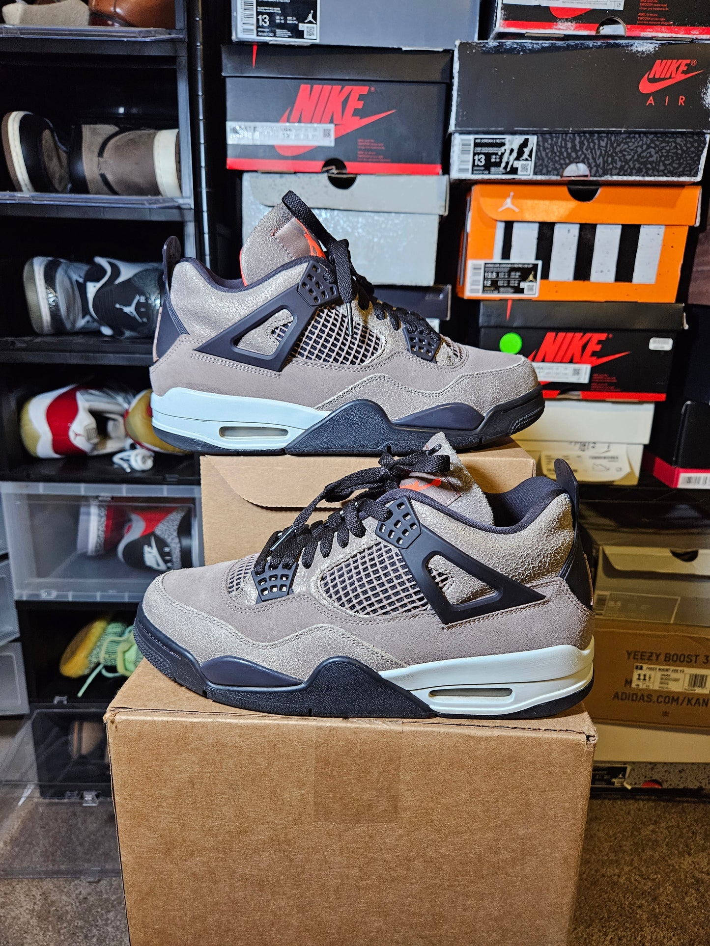 Size 9 - AJ 4 Retro Mid Taupe Haze