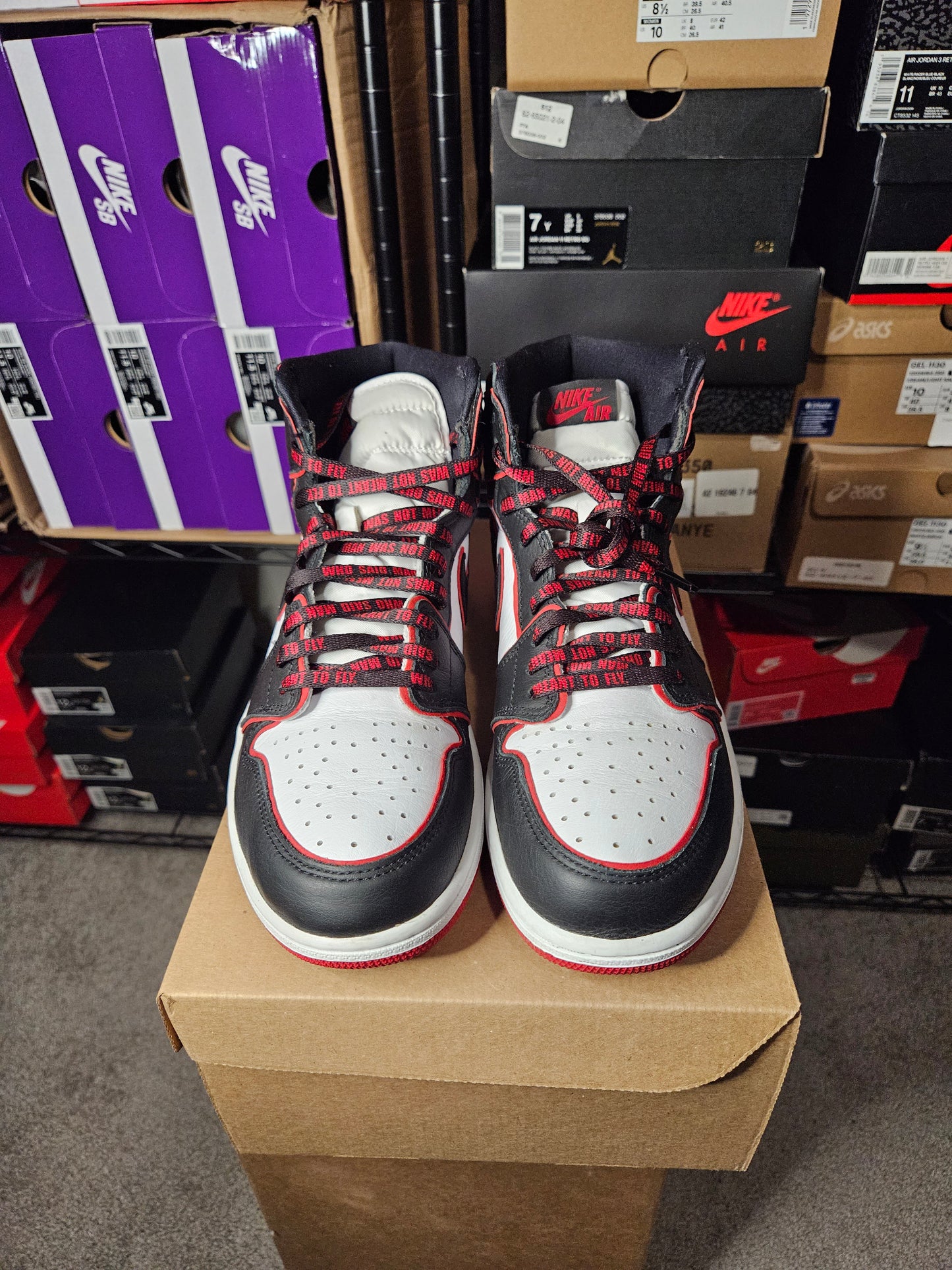Size 10 - AJ 1 Retro High OG Bloodline 2019